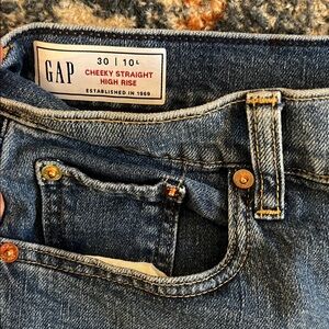 GAP Women's Cheeky Straight High Rise Jeans - Classic Denim